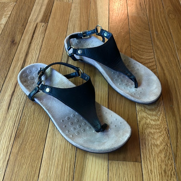 Vionic Shoes - Vionic Kirra Black Leather Buckle Sandal size 8